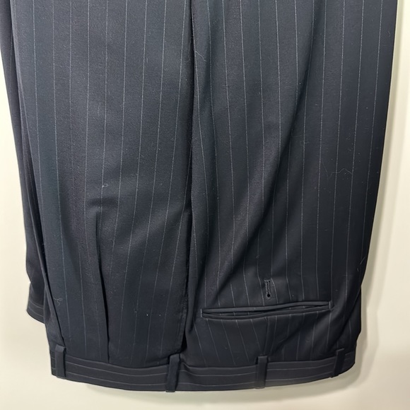 Jos A Bank 2 Piece Wool Suite Navy Stripes Sz 44R Pant Size 39R/32 with Cover - Picture 5 of 8